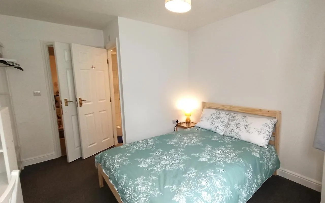 Habitación en casa particular Bright, Chilled Ensuite Db Room In A Shared Flat! Londres