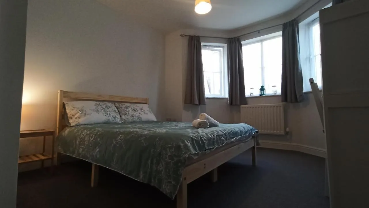 Bright, Chilled Ensuite Db Room In A Shared Flat! Londres Habitación en casa particular