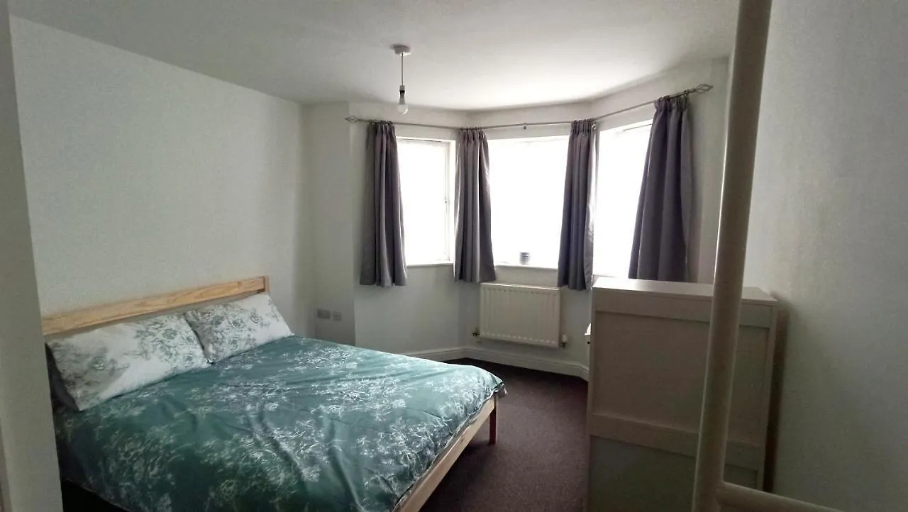 Bright, Chilled Ensuite Db Room In A Shared Flat! 伦敦